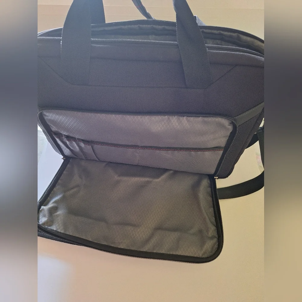 Samsonite excellent this